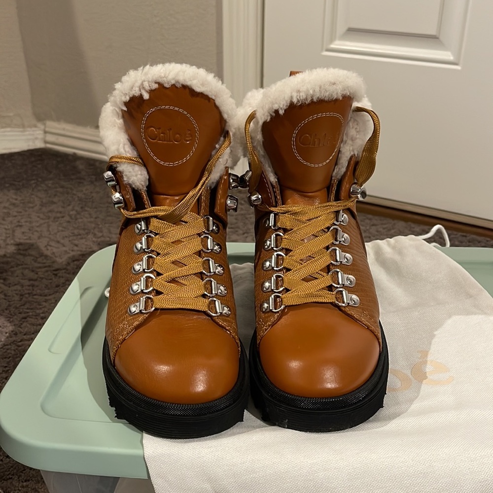 CHLOE LEATHER-SHERPA BOOTS *SIZE 36*